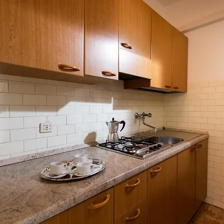 Aurora A アパート ビビオーネ