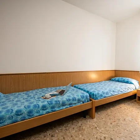 Aurora A アパート *